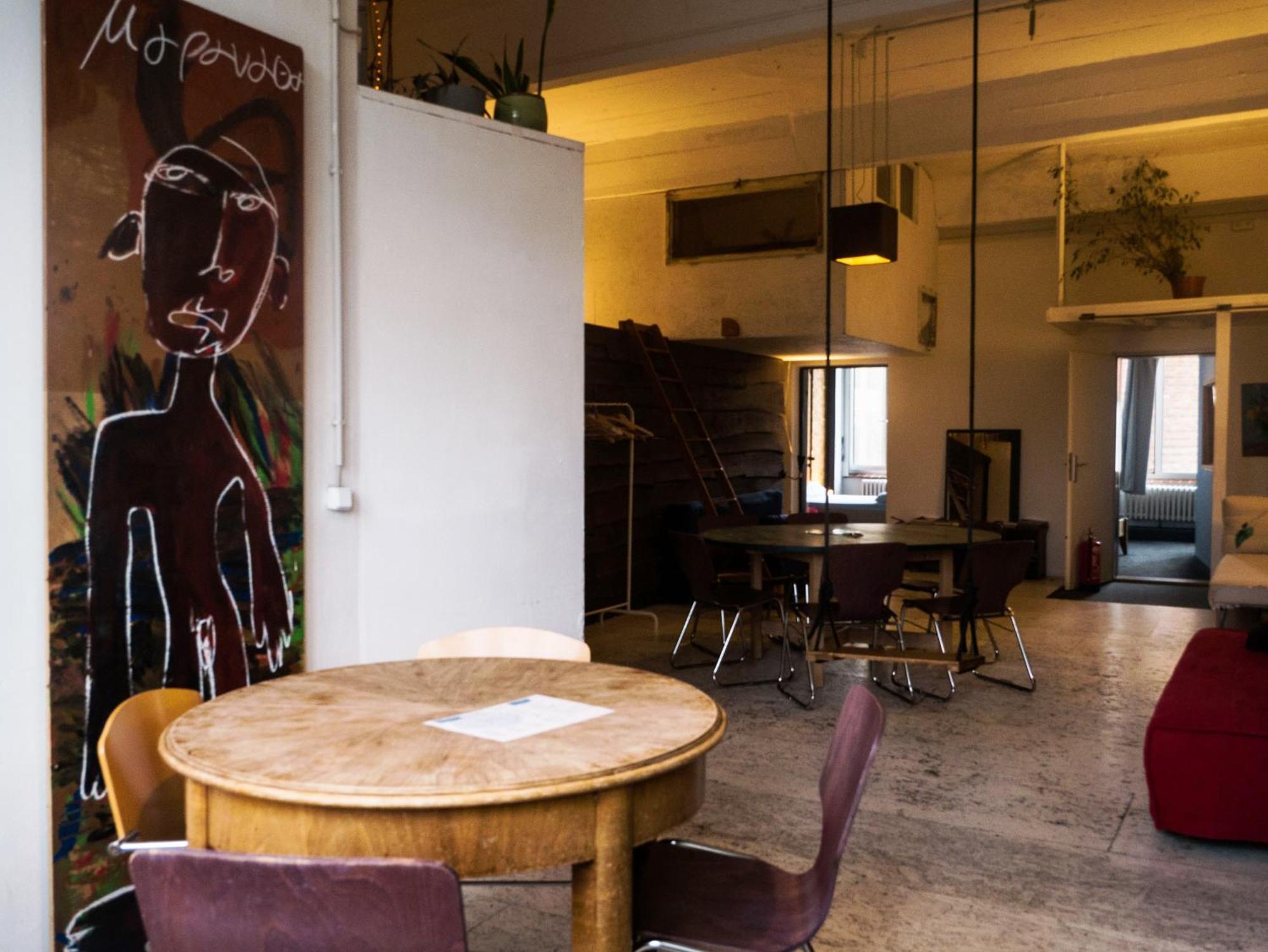 Einzigartiges 140Qm Loft - Party Ist Erlaubt! Lägenhet Berlin Exteriör bild